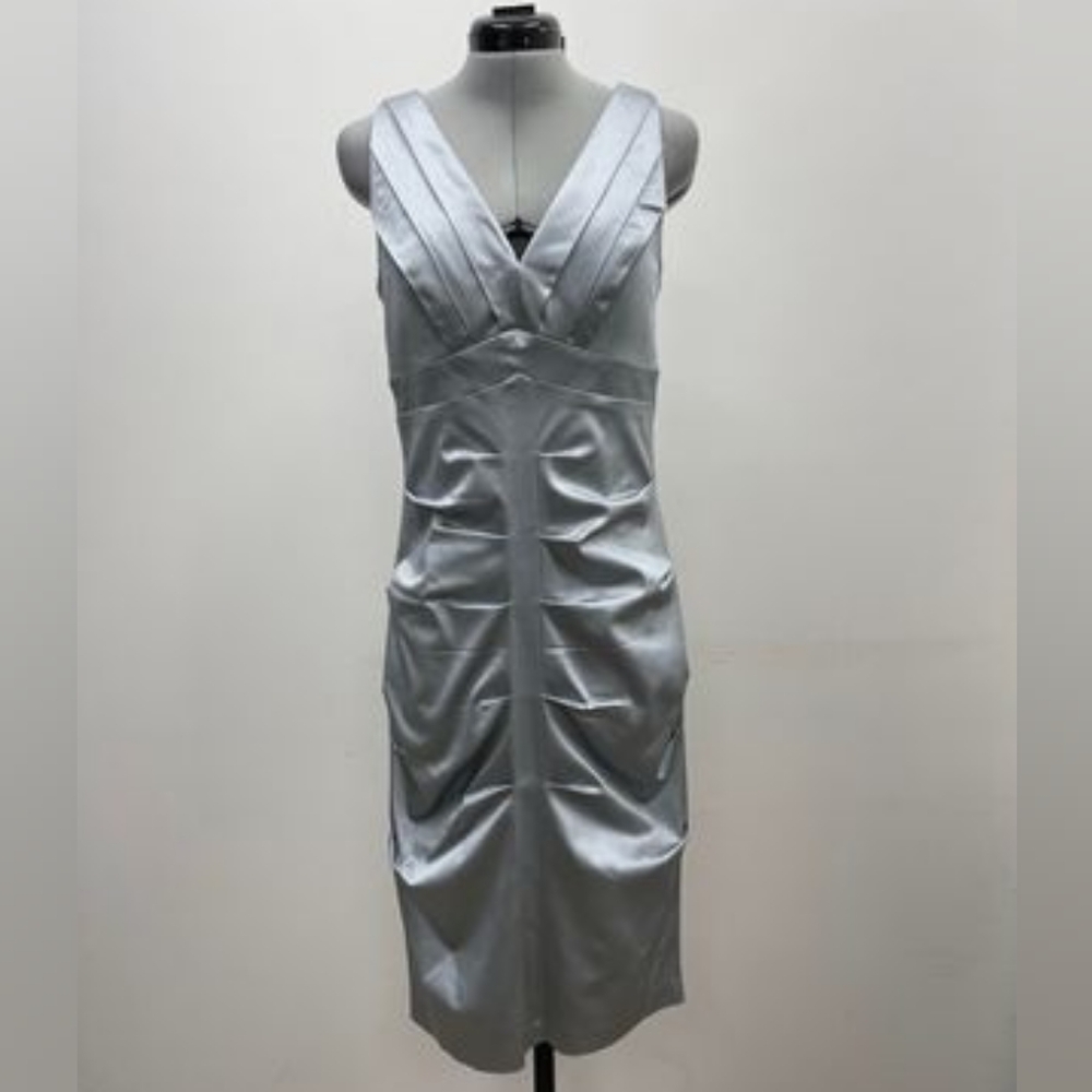 Lovely Le Chateau Women's Sleeveless Dress Flattering Comfortable Fit Silver (M)